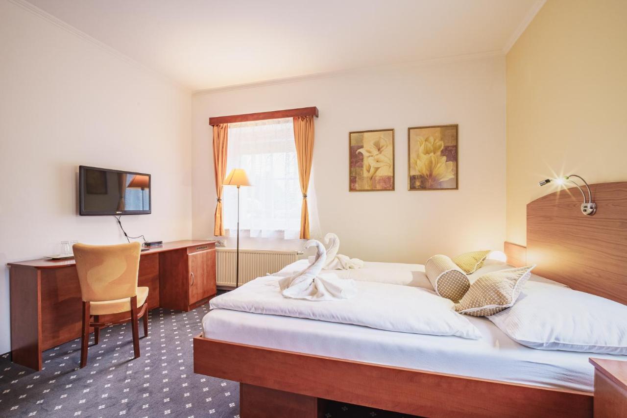 Francis Spa Hotel Františkovy Lázně Exteriör bild