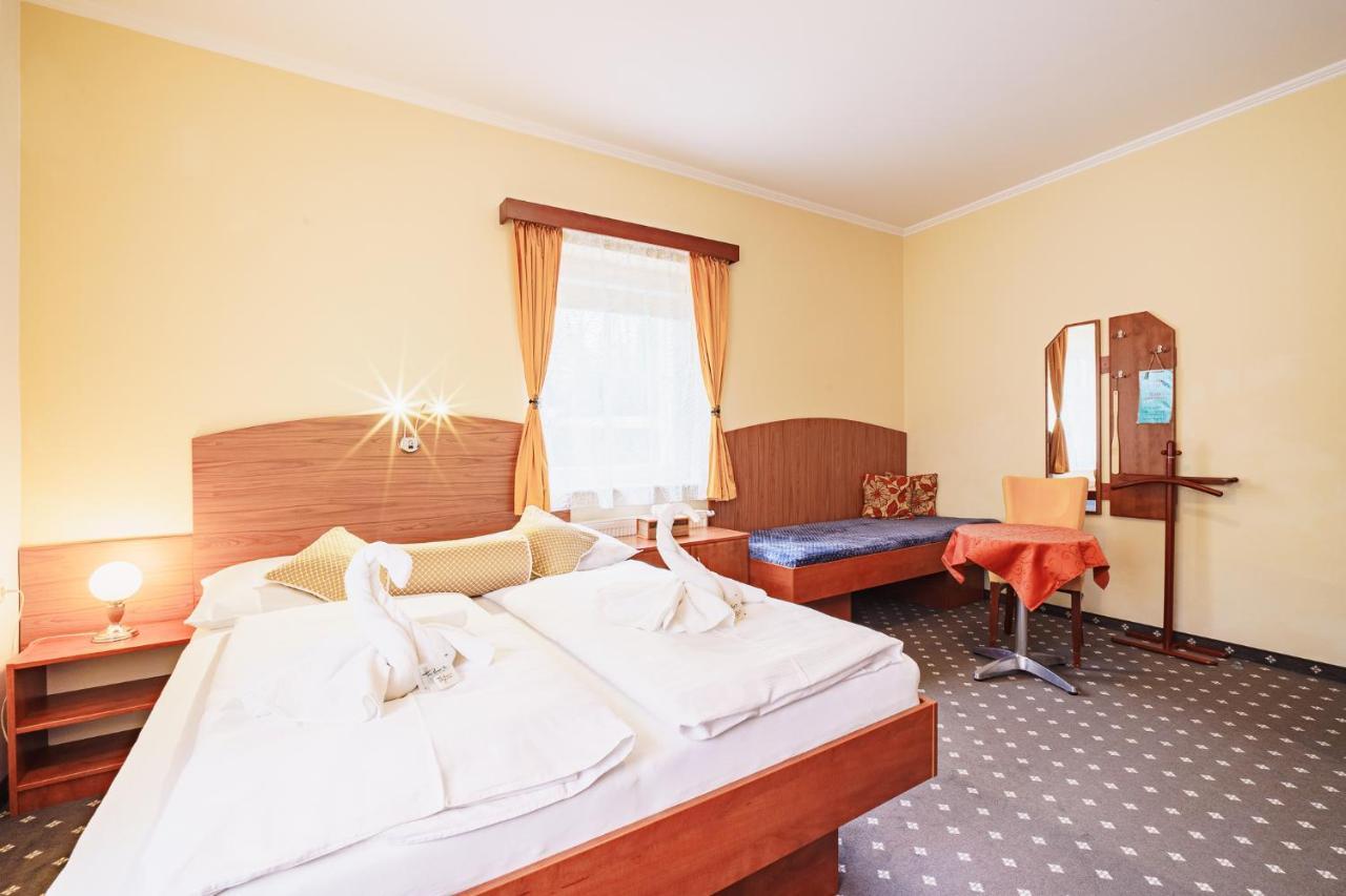 Francis Spa Hotel Františkovy Lázně Exteriör bild