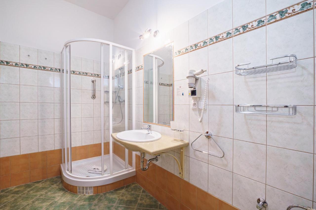 Francis Spa Hotel Františkovy Lázně Exteriör bild
